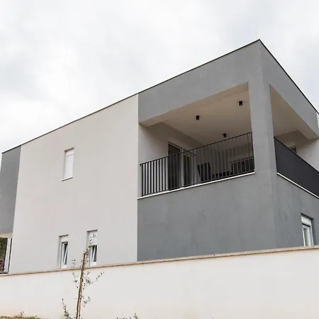 House Bartulovic - Jan With A Pool *