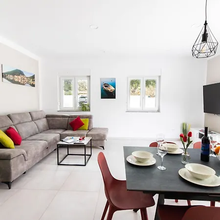 House Bartulovic - Jan With A Pool