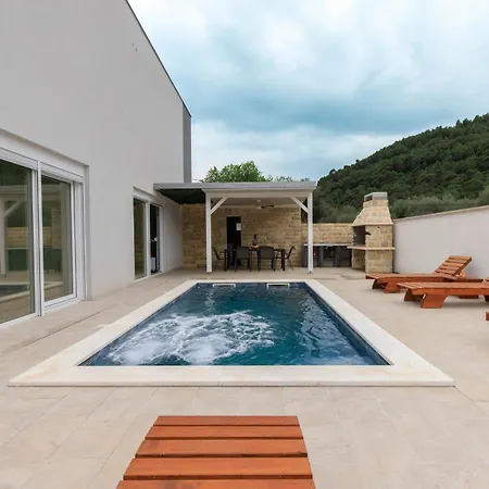 House Bartulovic - Jan With A Pool Vila *